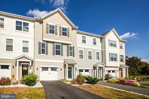 1436 Teagan Dr, Fredericksburg, VA 22408