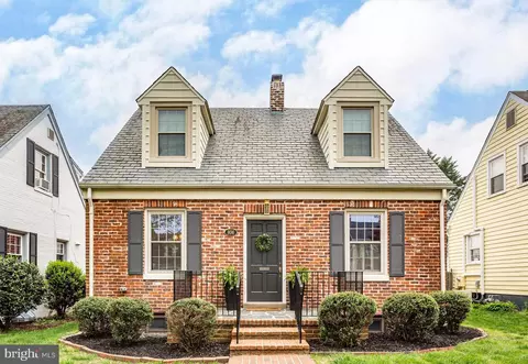 806 Sylvania Ave, Fredericksburg, VA 22401