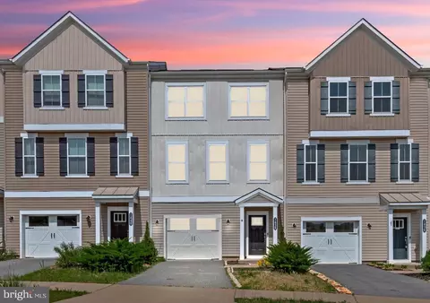 1438 Teagan Dr, Fredericksburg, VA 22408