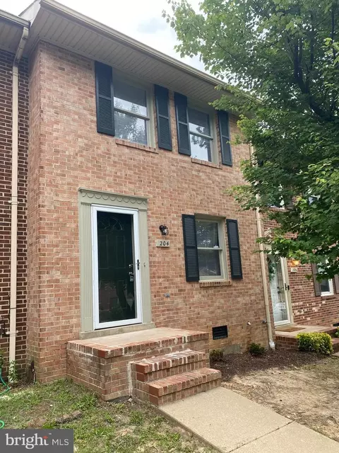 204 Farrell Ln, Fredericksburg, VA 22401
