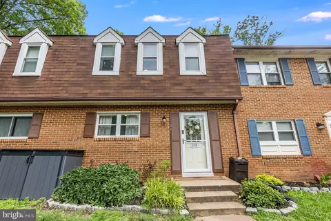 128 Kings Mill Dr, Fredericksburg, VA 22401