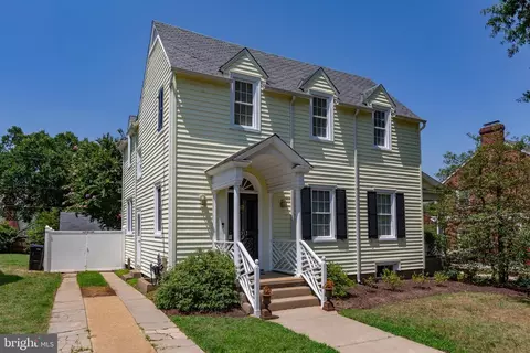 913 William St, Fredericksburg, VA 22401