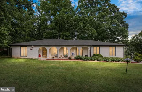 111 Kinloch Dr, Fredericksburg, VA 22401