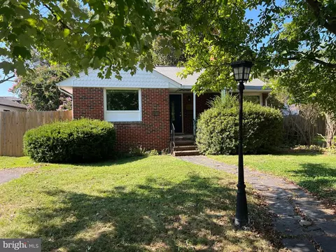 1311 Dandridge St, Fredericksburg, VA 22401