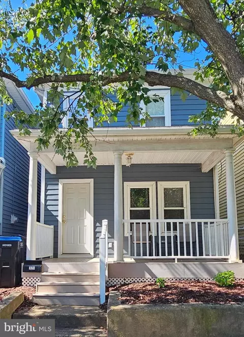 321 Wolfe St, Fredericksburg, VA 22401
