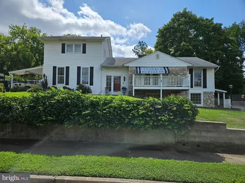 1318 Dandridge St, Fredericksburg, VA 22401