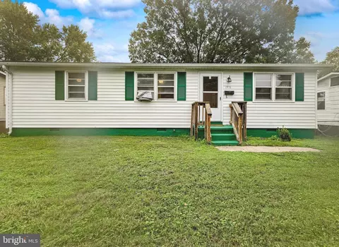 1916 Howard Ave, Fredericksburg, VA 22401