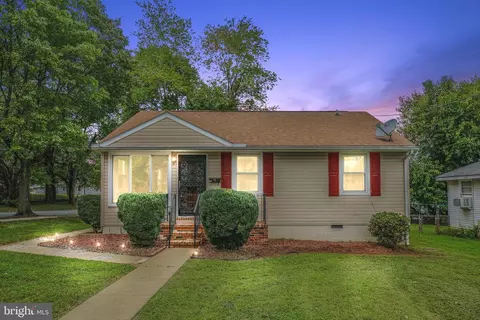 221 Frazier St, Fredericksburg, VA 22401