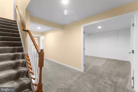 Entry Way - 1018 Everett Ct, Fredericksburg, VA 22401 photo 9 of 16