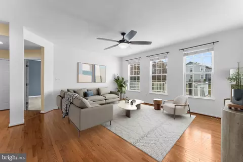 Living - 1018 Everett Ct, Fredericksburg, VA 22401 photo 1 of 5