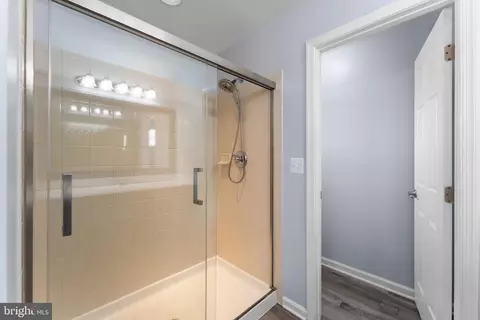 Entry Way - 1018 Everett Ct, Fredericksburg, VA 22401 photo 7 of 16