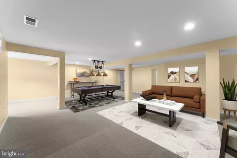 Living - 1018 Everett Ct, Fredericksburg, VA 22401 photo 2 of 5