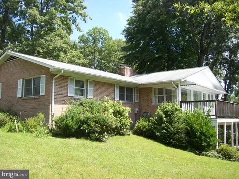 103 Woodland Rd, Fredericksburg, VA 22401