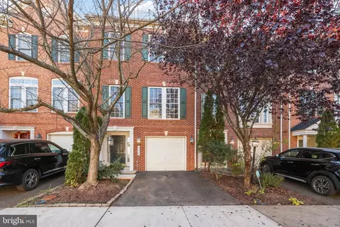 1022 Hotchkiss Pl, Fredericksburg, VA 22401