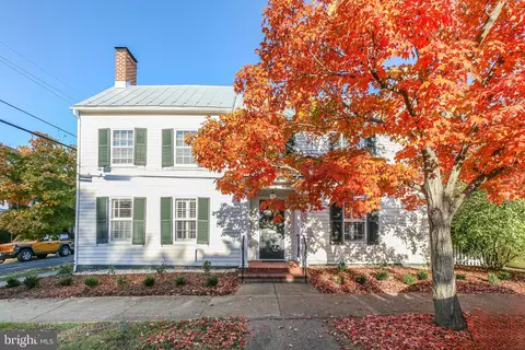 1213 Prince Edward St, Fredericksburg, VA 22401