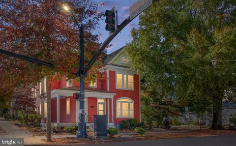1100 Caroline St, Fredericksburg, VA 22401