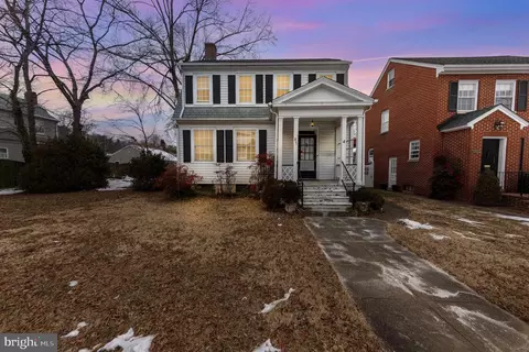 811 Sylvania Ave, Fredericksburg, VA 22401