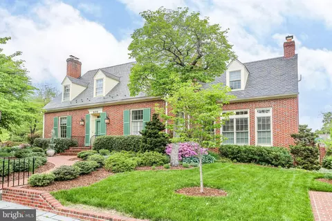 809 Cornell St, Fredericksburg, VA 22401