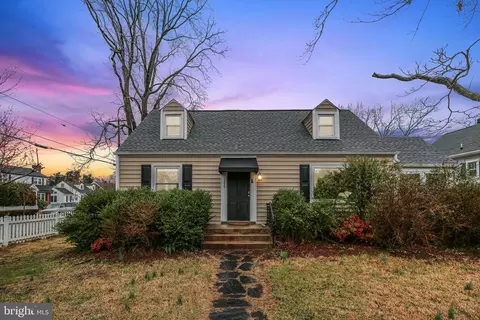 1235 Dandridge St, Fredericksburg, VA 22401