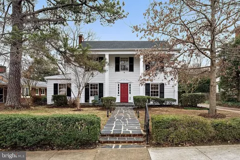 908 Monroe St, Fredericksburg, VA 22401