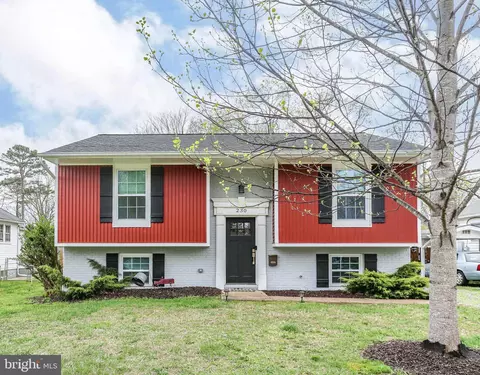230 Hillcrest Dr, Fredericksburg, VA 22401