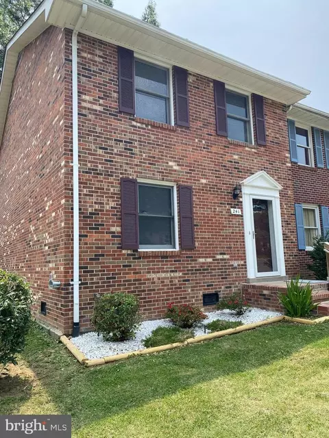 241 Farrell Ln, Fredericksburg, VA 22401