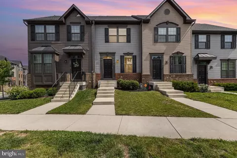 1019 Rampart Dr, Fredericksburg, VA 22401