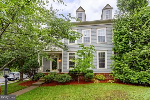 1100 Innis Dr, Fredericksburg, VA 22401