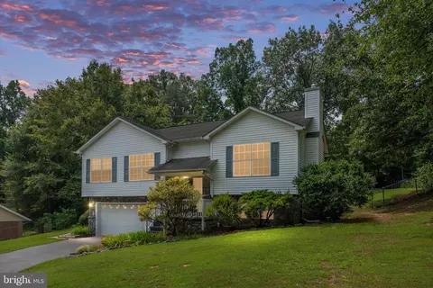 112 Springwood Dr, Fredericksburg, VA 22401