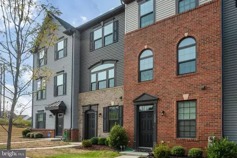 1211 Rampart Dr, Fredericksburg, VA 22401