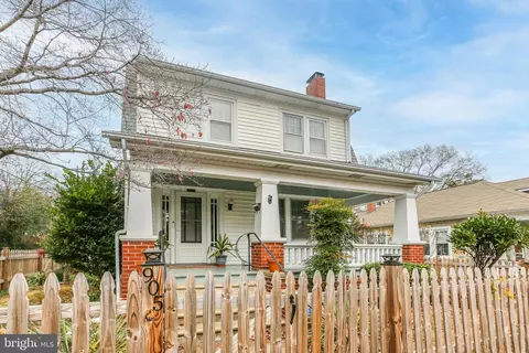 905 Monument Ave, Fredericksburg, VA 22401
