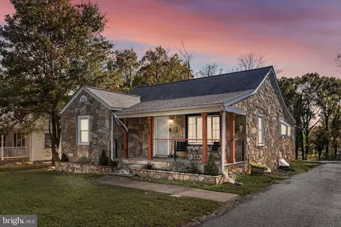 226 Hillcrest Dr, Fredericksburg, VA 22401