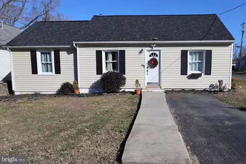 113 Hillcrest Dr, Fredericksburg, VA 22401