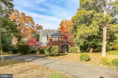 1717 Highland Rd, Fredericksburg, VA 22401