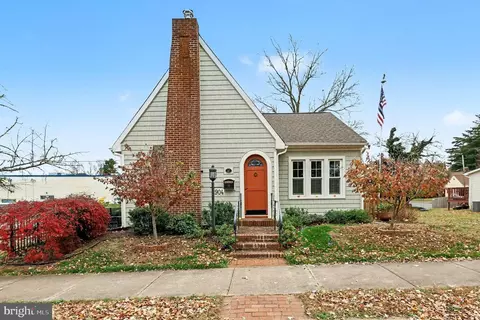 904 Hanover St, Fredericksburg, VA 22401