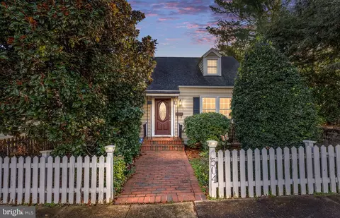 504 Hawke St, Fredericksburg, VA 22401