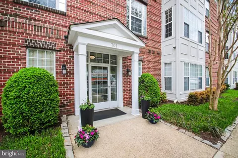 701 Cobblestone Blvd #108, Fredericksburg, VA 22401