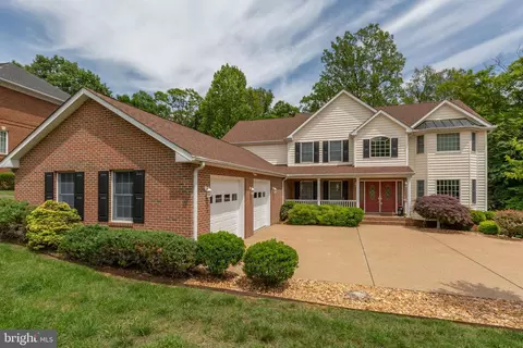 1001 Featherston Ct, Fredericksburg, VA 22401