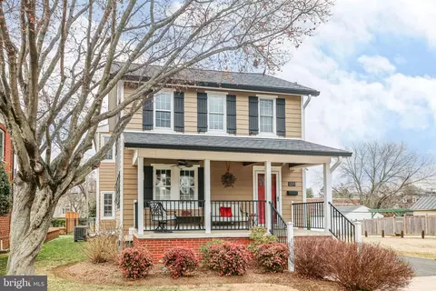 1209 Littlepage St, Fredericksburg, VA 22401