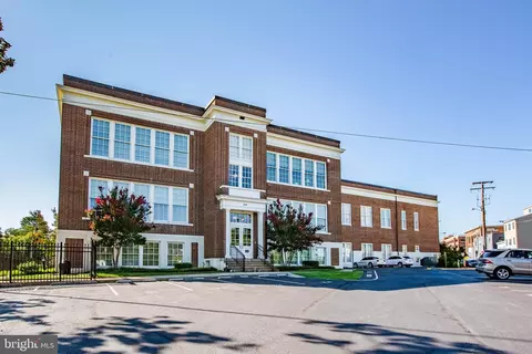 900 Barton St #304, Fredericksburg, VA 22401
