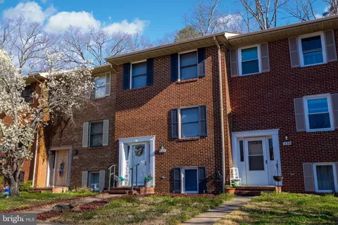 232 Farrell Ln, Fredericksburg, VA 22401