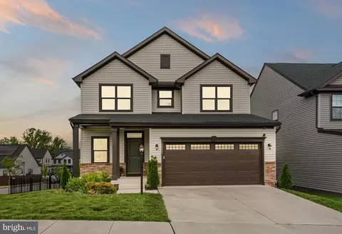 1507 Rampart Dr, Fredericksburg, VA 22401