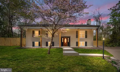 1712 Raines Dr, Fredericksburg, VA 22401