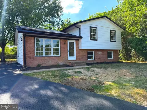 5 Jaybee Ct, Fredericksburg, VA 22401