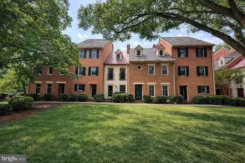 1306 Kenmore Ave #4, Fredericksburg, VA 22401