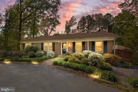 300 Braehead Dr, Fredericksburg, VA 22401