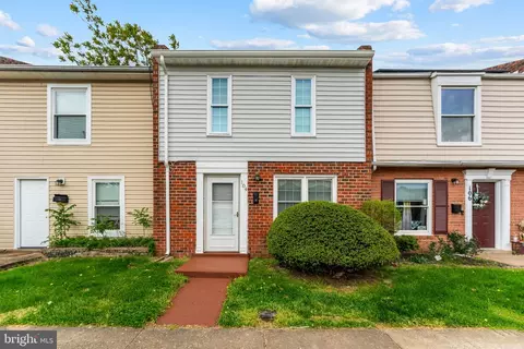 104 Hickok Cir, Fredericksburg, VA 22401