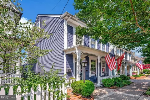 1102 Prince Edward St, Fredericksburg, VA 22401