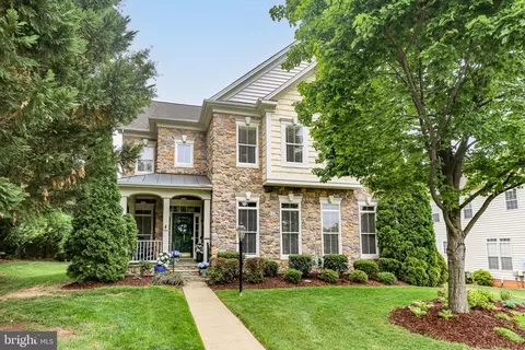 1002 W Kensington Cir, Fredericksburg, VA 22401
