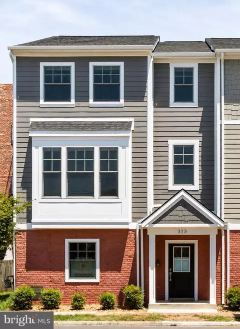 313 Charles St, Fredericksburg, VA 22401